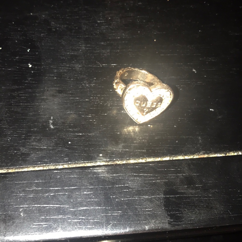 Guess Ring